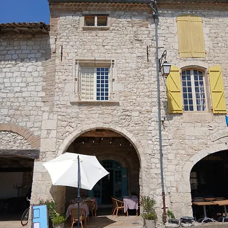 Hostel Au Coin Perdu