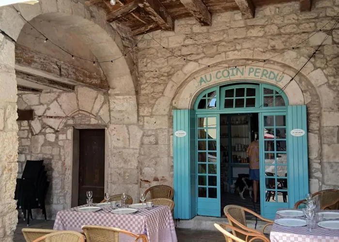 Au Coin Perdu *